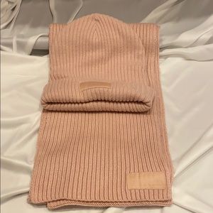 PINK VS WINTER ESSENTIALS